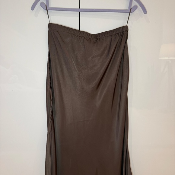 Elegant below-knee skirt | XS | Never Worn - Picture 2 of 2